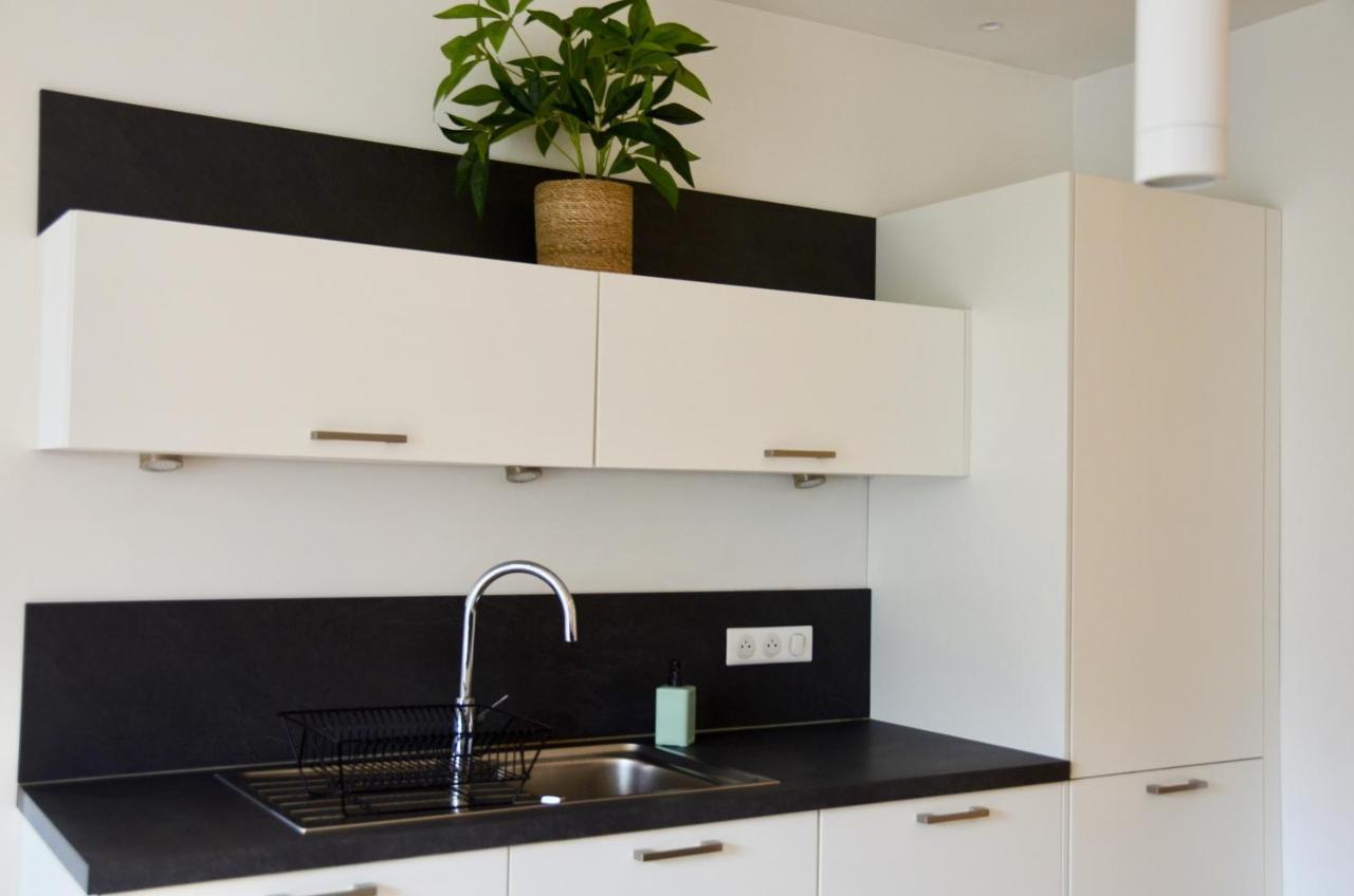 Beau Rivage Apartment อานซี ภายนอก รูปภาพ