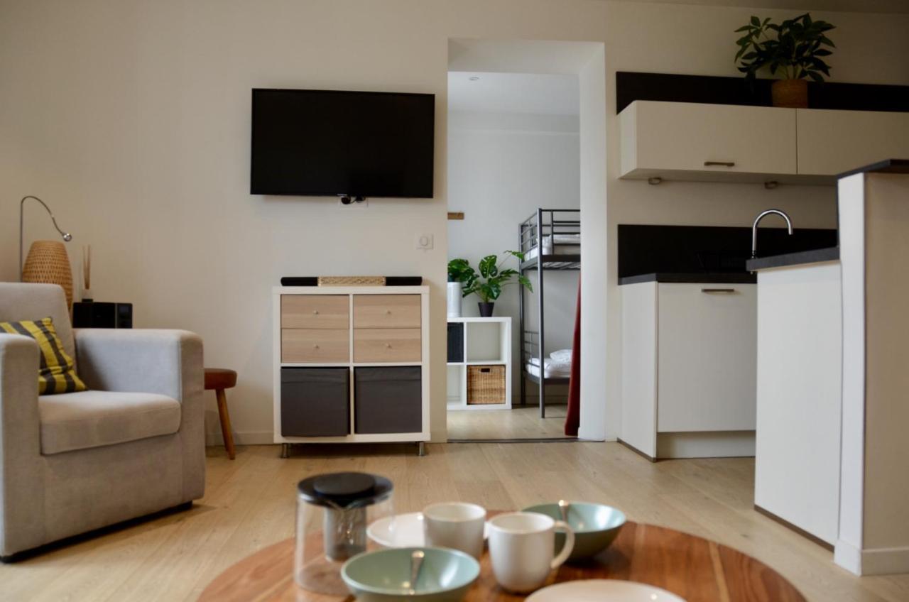 Beau Rivage Apartment อานซี ภายนอก รูปภาพ